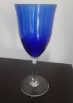 Taça colorida com pé alto na cor azul - Altura: 18 cm