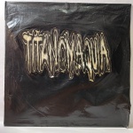Album: Titanomaquia| Código: 6709426 / Disco com poucos riscos que mesmo superficiais podem ocasion