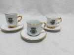 Lote de 3 xícaras de café em porcelana Artedecor Portugal, brasão Guimarães.