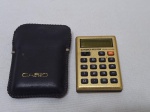 Mini calculadora casio micro-mini, no estojo original. Medindo 6cm x 4cm. Não testado, sem bateria.