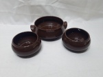 Jogo de 3 cumbucas bowl em porcelana vitrificada marrom. Medindo o maior 13,5cm x 6cm de altura.