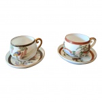 COLECIONISMO - Duas xícaras para café em porcelana oriental decoradas com cenas típicas e pássaro, fundo com delicado trabalho de litofânia.