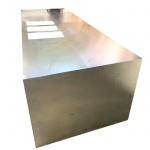 Grande bancada inox 304 Pal Metal Móveis em Aço, com 3 vãos para cubas ou cook tops ou afins, uma parte da bancada com a parte inferior reforçada com madeira,  305, Prof. 116, Alt. 90 cm.