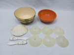 Lote diverso, composto de bowl em porccelana, bowl em cerâmmica, etc. Medindo o bowl em porcelana 15,5cm x 8cm de altura.