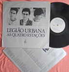 LP LEGIÃO URBANA - AS QUATRO ESTAÇÕES C/ ENCARTE // CAPA CONFORME FOTOS // DISCO EM MUITO BOM ESTADO // PODE CONTER RISCOS QUE CAUSAM CHIADOS, RUÍDOS OU PULOS