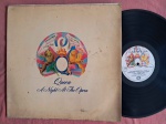 LP QUEEN - A NIGHT AT THE OPERA CAPA DUPLA // CAPA CONFORME FOTOS // DISCO EM MUITO BOM ESTADO // PODE CONTER RISCOS QUE CAUSAM CHIADOS, RUÍDOS OU PULOS