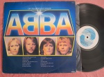 LP ABBA - OS GRANDES SUCESSOS // CAPA CONFORME FOTOS // DISCO EM MUITO BOM ESTADO // PODE CONTER RISCOS QUE CAUSAM CHIADOS, RUÍDOS OU PULOS