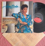 LP ANITA BAKER - GIVING YOU THE BEST THAT I GOT C/ ENCARTE // CAPA CONFORME FOTOS // DISCO EM MUITO BOM ESTADO // PODE CONTER RISCOS QUE CAUSAM CHIADOS, RUÍDOS OU PULOS