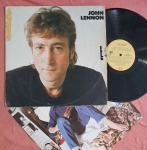 LP JOHN LENNON - THE JOHN LENNON COLLECTION C/ ENCARTE // CAPA CONFORME FOTOS // DISCO EM MUITO BOM ESTADO // PODE CONTER RISCOS QUE CAUSAM CHIADOS, RUÍDOS OU PULOS