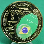 LANCE LIVRE - MOEDA COLECIONÁVEL COPA DO MUNDO QATAR 2022 - Grupo G: BRASIL - Case de acrílico (foto) - Diâmetro: 40mm - Espessura: 3mm - Peso 28g - Origem: China - MOEDA FISICA PARA EXPOSIÇÃO E/OU COLEÇÃO - Serie Colecionador- Feita de Metal, Detalhes em alto relevo - Uma linda peça para se guardar ou coloca-la em exposição.*** Não possui valor financeiro, apenas colecionável ***