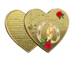Moeda LOVE CORAÇÃO com Alianças - Dourada com tema TE AMO em 52 Idiomas - na Capsula - 40mm, 18gr - Flor de cunho