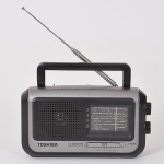 Radio Toshiba - 4 Band - TR 449SP - Funcionando - Pilha e cabo. Obs.: No estado, sem garantias futuras. (25x6x15)