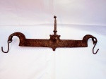 SÉC. XIX - ANTIGA BALANÇA DE SACARIA SÃO ROMÃO, ACABAMENTOS TORNEADOS NO ESTILO IMPÉRIO. aprox. 40 x 20 CM. Detalhes conforme fotos, _(ºLº)_ Caso necessite, tire todas suas dúvidas via atendimento personalizado por WhatsApp: (11) 98681-9377 ou pelo e-mail: contato@antiguera.com.br, onde você pode solicitar fotos detalhadas. Não deixe para última hora! Antecipadamente agradecemos pelo seu lance. Sem garantias futuras