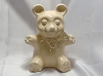 Urso de Louça Cerâmica Feita a Mão Porcelana Teixeira São Caetano. Aprox. 25 cm. Detalhes conforme fotos, _(ºLº)_ Caso necessite, tire todas suas dúvidas via atendimento personalizado por WhatsApp: (11) 98681-9377 ou pelo e-mail: contato@antiguera.com.br, onde você pode solicitar fotos detalhadas. Não deixe para última hora! Antecipadamente agradecemos pelo seu lance. Sem garantias futuras