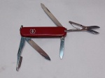 Raro canivete suíço VICTORINOX Executive Companion 74mm. Desgastes de uso e detalhes conforme fotos, _(ºLº)_ Caso necessite, tire todas suas dúvidas via atendimento personalizado por WhatsApp: (11) 98681-9377 ou pelo e-mail: contato@antiguera.com.br, onde você pode solicitar fotos detalhadas. Não deixe para última hora! Antecipadamente agradecemos pelo seu lance. Sem Garantias futuras.