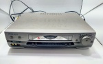 VEJA O VÍDEO: RARO VÍDEO CASSETE PHILIPS VR857 STEREO HI-FI8CABEÇAS. FUNCIONANDO. Desgastes de uso e detalhes conforme fotos, _(ºLº)_ Caso necessite, tire todas suas dúvidas via atendimento personalizado por WhatsApp: (11) 98681-9377 ou pelo e-mail: contato@antiguera.com.br, onde você pode solicitar fotos detalhadas e vídeos. Não deixe para última hora! Antecipadamente agradecemos pelo seu lance.