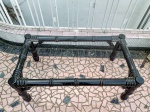 Lindo Suporte de tampo para mesa em madeira pintada na cor preta 100 x 55cm. Desgastes de uso e detalhes conforme fotos, _(ºLº)_ Caso necessite, tire todas suas dúvidas via atendimento personalizado por WhatsApp: (11) 98681-9377 ou pelo e-mail: contato@antiguera.com.br, onde você pode solicitar fotos detalhadas. Não deixe para última hora! Antecipadamente agradecemos pelo seu lance. Sem garantias futuras