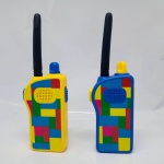 Rádio Walk Talk (walkie Talkie) Colorido. Sem testes. Detalhes conforme fotos, _(ºLº)_ Caso necessite, tire todas suas dúvidas via atendimento personalizado por WhatsApp: (11) 98681-9377 ou pelo e-mail: contato@antiguera.com.br, onde você pode solicitar fotos detalhadas. Não deixe para última hora! Antecipadamente agradecemos pelo seu lance. Sem garantias futuras