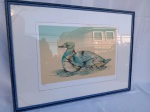 QUADRO com pato no lago nadando para esquerda. Assinatura canto inferior direito identificado como 24/100 unidades. Aprox. 53 x 74 cm. Detalhes conforme fotos, _(ºLº)_ Caso necessite, tire todas suas dúvidas via atendimento personalizado por WhatsApp: (11) 98681-9377 ou pelo e-mail: contato@antiguera.com.br, onde você pode solicitar fotos detalhadas. Não deixe para última hora! Antecipadamente agradecemos pelo seu lance. Sem garantias futuras ou de procedência.