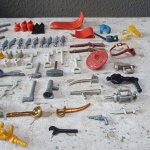 BRINQUEDO Lote com diversos acessórios de Playmobil anos 70. Total de 66 peças. Total de 42 peças. Detalhes conforme fotos, _(ºLº)_ Caso necessite, tire todas suas dúvidas via atendimento personalizado por WhatsApp: (11) 98681-9377 ou pelo e-mail: contato@antiguera.com.br, onde você pode solicitar fotos detalhadas. Não deixe para última hora! Antecipadamente agradecemos pelo seu lance. Sem garantias futuras ou de procedência.
