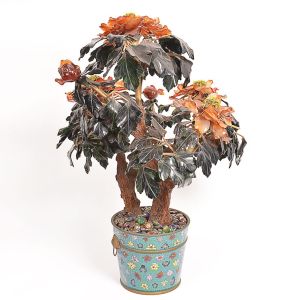 Belo <b>bonsai</b> chinês em jade, em vaso "cloisonné" policromado predominando a cor turquesa.  Alt. 70 cm