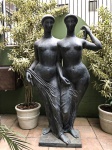 <b>CESCHIATTI, ALFREDO</b><Br>(1918-1989)<Br>As Gêmeas<Br>Monumental escultura em bronze<Br>Assinada na base<Br>Alt. 242 cm