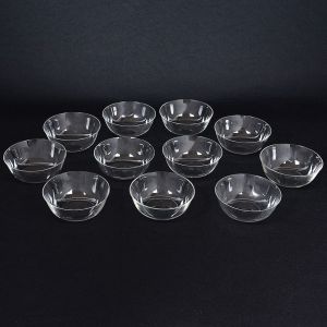 <b>MAISON BACCARAT  Conjunto de 10 lavandas</b> em cristal translúcido com marca da "cristallerie" na base. Alt. 14,5 cm; Diâm. 12 cm