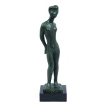 <b>BRUNO GIORGI</b><br>(1905-1993)<br>Nu Feminino<br>Bronze com base em granito negro <br>Ass. na parte inferior direita<br>Alt. 78,5 cm