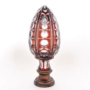 Grande e antiga <b>pinha</b> francesa com "overlay" na cor âmbar e lapidação em elementos esféricos. Interior espelhado. Base em bronze. Alt. 30 cm