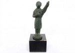 <b>BRUNO GIORGI</b> <br>(1905-1993) <br>Músico <br>Escultura em bronze <br>Assinada <br>Alt. 33 cm