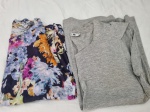 Lote de 2 blusas, sendo uma delas da marca Linea, tam: 46. Peças com marcas de guardado.