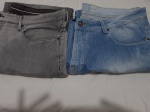 Lote de 2 calças Jeans masculina, tam 48 e 50. Peças com marcas de guardado.