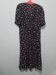 Lindo vestido com estampa floral, tam: G. Peças com marcas de guardado.