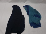 Lote de 2 blusas, cropped sendo uma delas da marca Cris Barros tam: 38 e a outra tam: M. Peças com marcas de guardado.