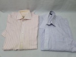 Lote de 2 camisas masculina social, peças com marcas de guardado. TAM: M