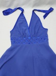 Vestido para festas azul com amarração  no pescoço tam: M. Peça com marcas de guardado.