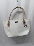 Linda bolsa da marca Uncle K, medindo 40cm x 23cm. Peças com marcas de guardado.