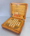 Jogo em madeira: Resta 1. Schier Artesanato. Medidas: 4x 14 x 16 cm, Peso: 300 gr.