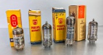 Lote com 4 válvulas, (VE_02).Uma Miniwatt ECF82; Uma Philips UBC41; Uma Philips EL41; Um Siemens EF42 B2U.