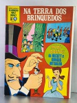 Gibi antigo  Na Terra dos Brinquedos . Inclui também mini poster neste gibi. Coleção Clássicos da Disney (Edição rara), Nº 16 , 1970, Editora Abril. Tamanho do gibi: 27.7 cm x 20.5 cm.