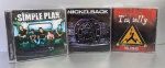 Lote com 3 CDs: NickelBack (DarkHorse); Simple Plan; Tia Telly (Dilemas, de Londrina 2005). Peso total: 290 gr.