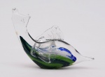Peixe em murano colorido. Medidas: 17 cm x 6 cm. Altura: 12 cm.