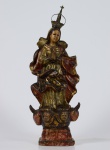 Imagem de N. S. da Conceição em madeira policromada. Brasil, século XVIII-XIX. Altura: 29 cm.