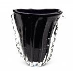 Vaso de murano na cor preta. Altura: 36 cm.
