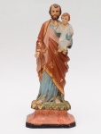 Imagem de São José em madeira policromada. Altura: 34 cm.