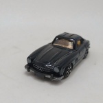 AUTOMODELISMO - Brinquedo antigo KIKO BRASIL - Linda Mercedes Benz 300 SL na escala 1/64 - Abre portas e as rodas giram livremente.