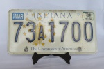 ITENS AUTOMOBILISTICOS - PLACA de Automóvel de INDIANA 73A1700 - THE CROSSROADS OF AMERICA (A ENCRUZILHADA DA AMÉRICA). Feita em alumínio.