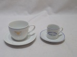 Lote de 2 xícaras de café com propaganda para colecionador, sendo uma com a logo da Pan Am (Noritake) e uma do Hospital Infantil - Belém - Pará.