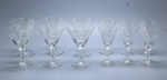 CRISTAL - Conjunto de 12 taças lapidadas para DRY MARTINI e Vinho branco. Med. 14 cm e 13 cm.