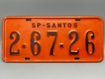 COLECONISMO - Placa automotiva em alumínio - Laranja - SP - Santos 2-67-26 - Med. 16x35 cm.